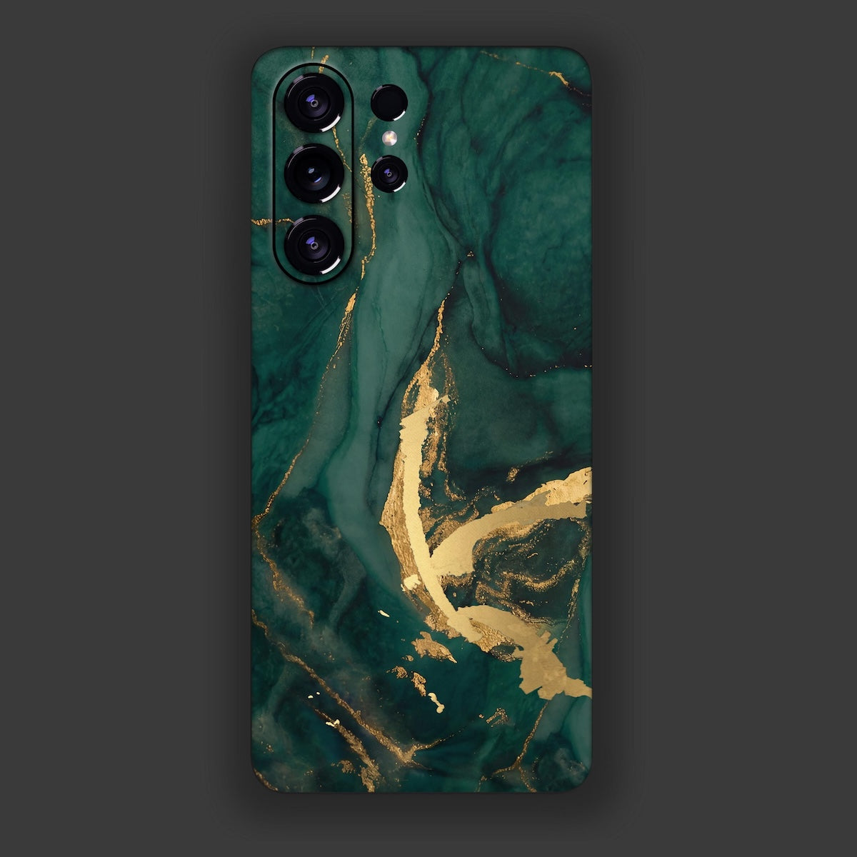 Goldener Vortex Smaragd