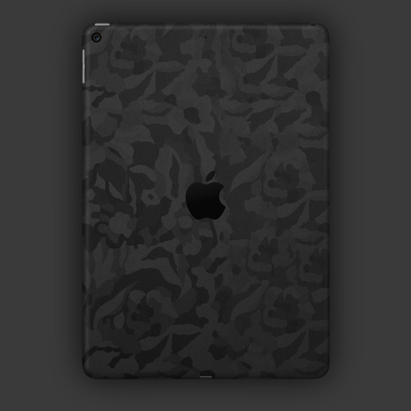Schwarzes Camo Skin auf iPad 9,7" (2018) Skins